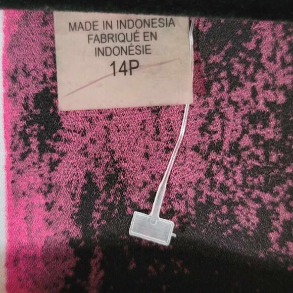 Tanjay Petite Bright floral blouse. Colours pink, tan, orange, black and white. - Picture 4 of 6